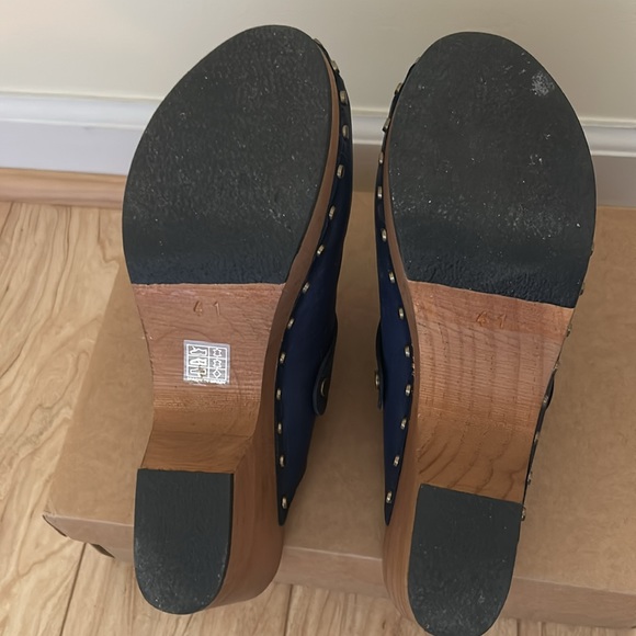 Lisa B Baltic blue leather clogs with wood heel 2 1/2”-3” at back - Picture 6 of 7